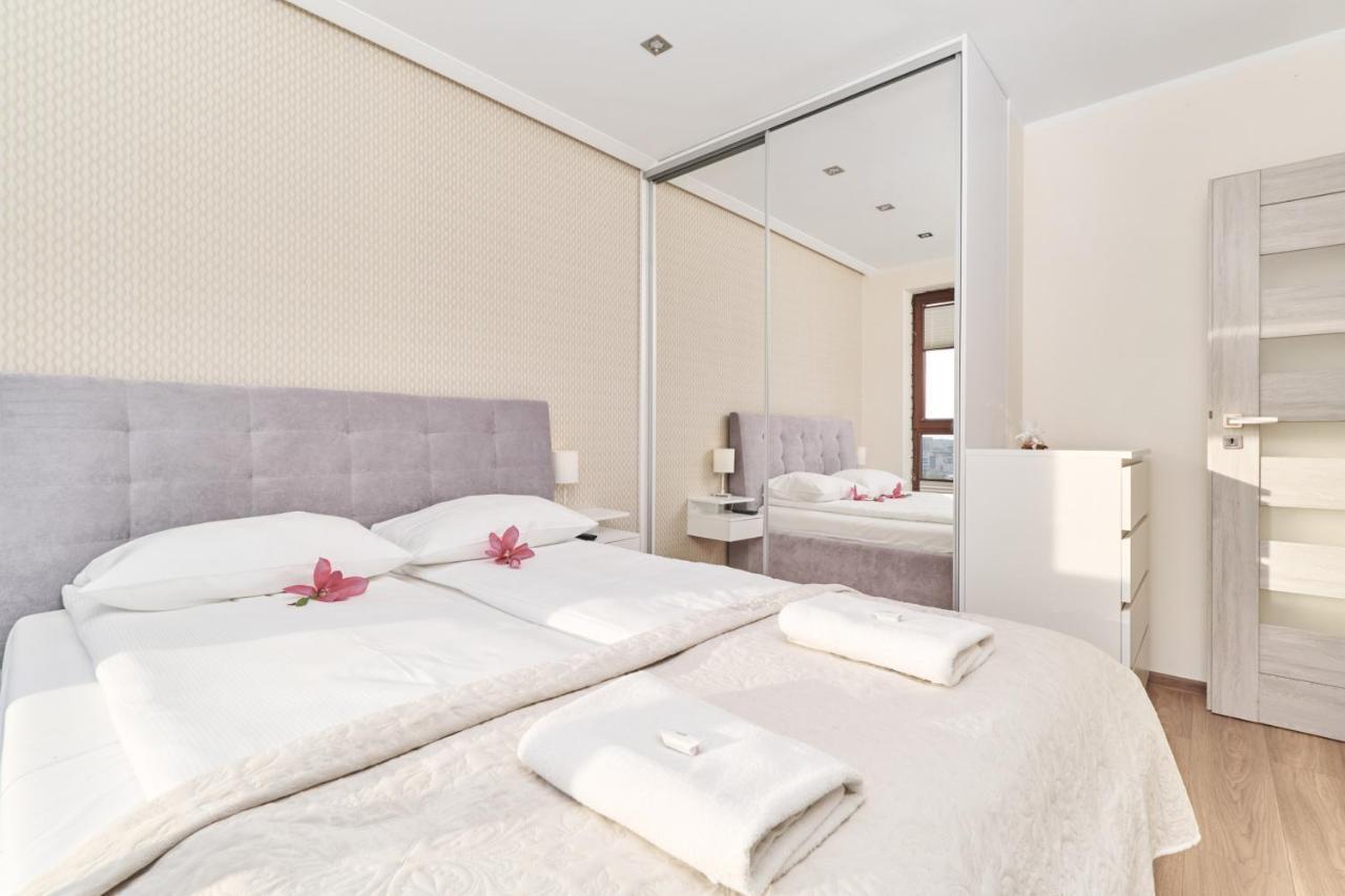 Apartment Wroclaw Krakowska With Balcony And Free Garage By Noclegi Renters Ngoại thất bức ảnh
