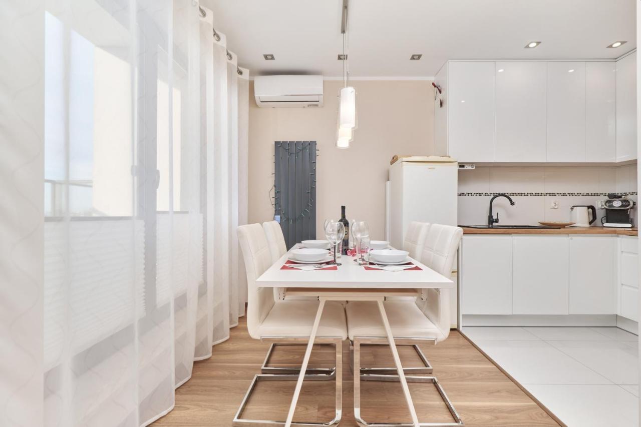 Apartment Wroclaw Krakowska With Balcony And Free Garage By Noclegi Renters Ngoại thất bức ảnh