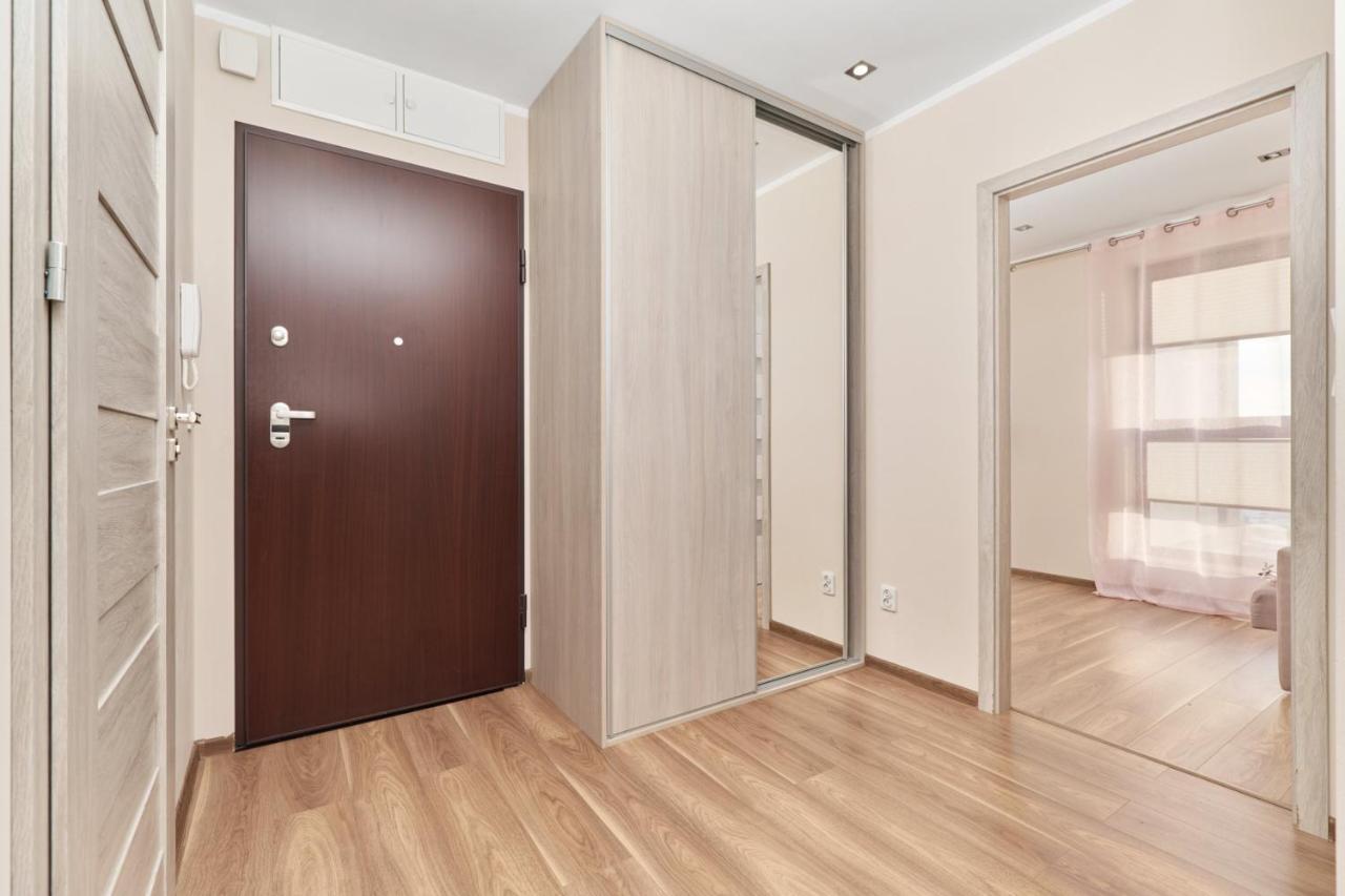 Apartment Wroclaw Krakowska With Balcony And Free Garage By Noclegi Renters Ngoại thất bức ảnh